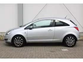 Opel Corsa (2011) thumbnail 2