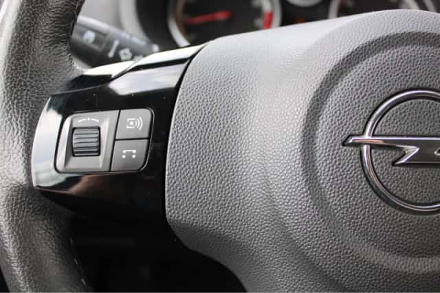 Opel Corsa (2011) thumbnail 13