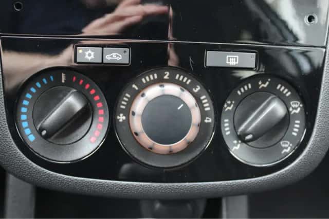 Opel Corsa (2011) thumbnail 18