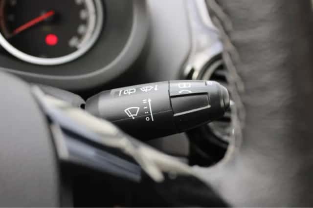Opel Corsa (2011) thumbnail 22