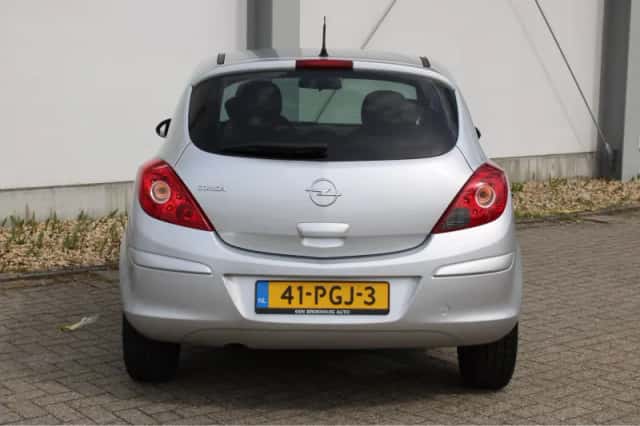 Opel Corsa (2011) thumbnail 24