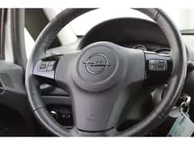 Opel Corsa (2011) thumbnail 5