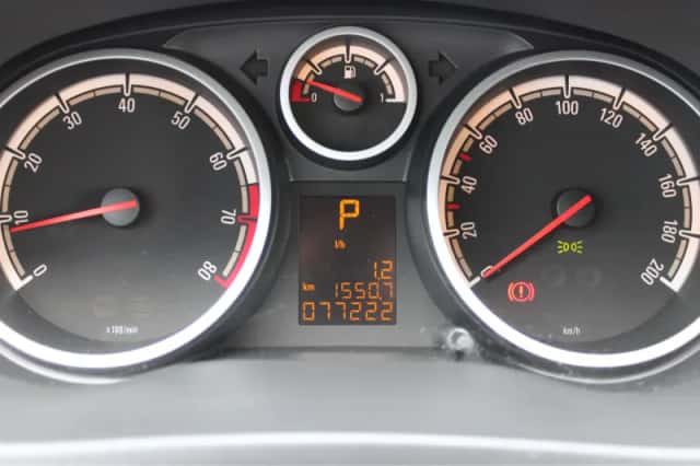 Opel Corsa (2011) thumbnail 6
