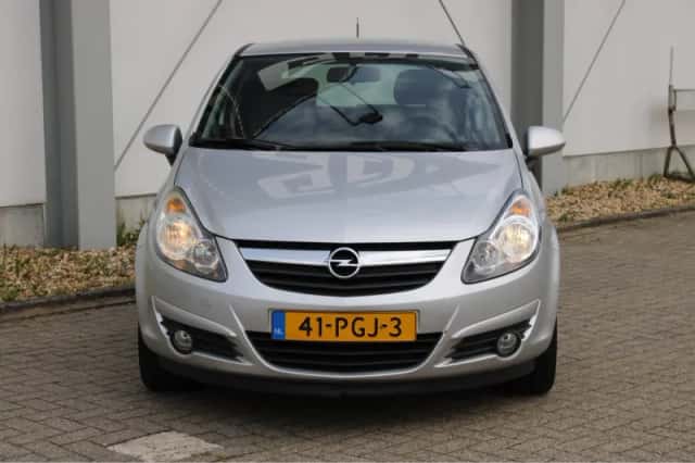 Opel Corsa (2011) thumbnail 10
