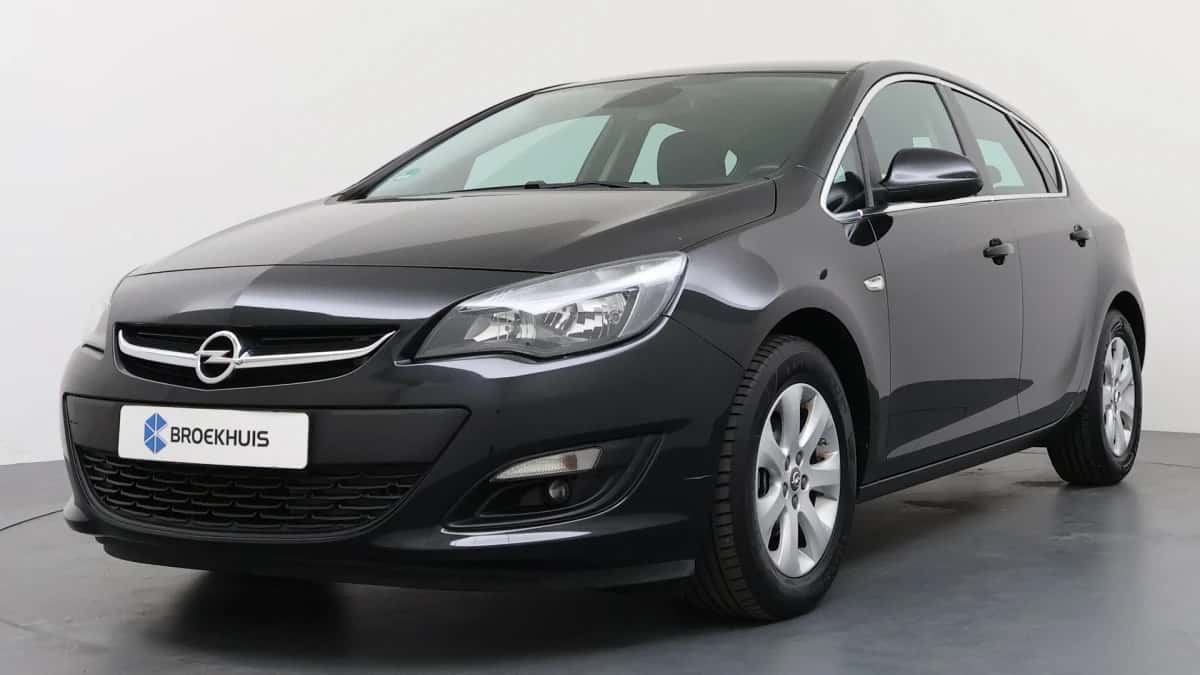 Opel Astra (2015) — foto 1