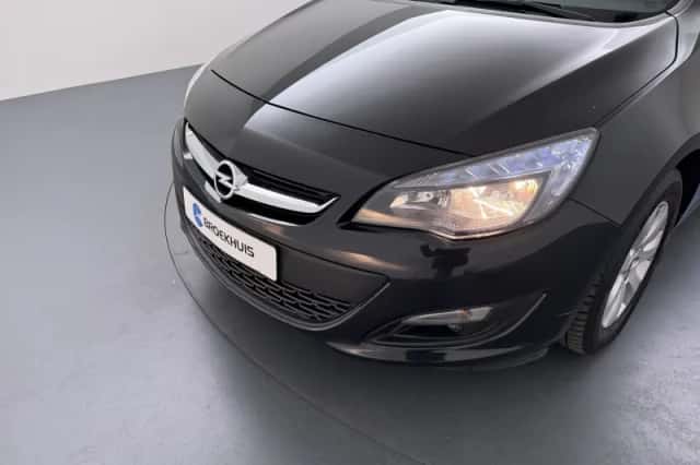 Opel Astra (2015) thumbnail 12