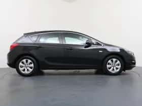 Opel Astra (2015) thumbnail 14