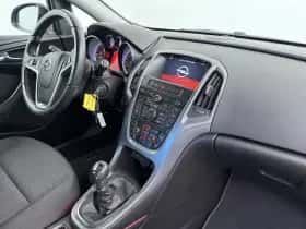 Opel Astra (2015) thumbnail 3