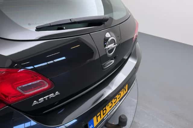 Opel Astra (2015) thumbnail 34