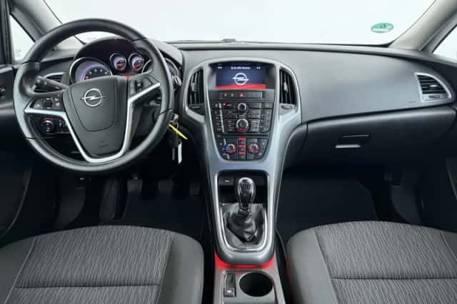 Opel Astra (2015) thumbnail 7