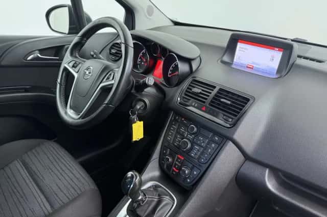 Opel Meriva (2015) thumbnail 3