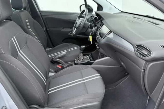 Opel Crossland (2023) thumbnail 2