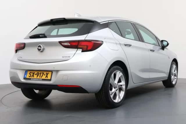 Opel Astra (2017) thumbnail 2
