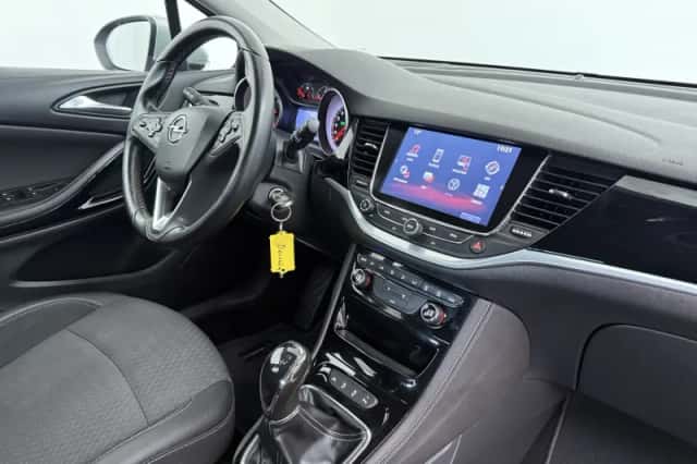 Opel Astra (2017) thumbnail 3