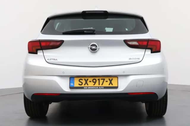 Opel Astra (2017) thumbnail 6