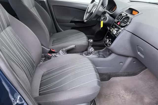 Opel Corsa (2010) thumbnail 4