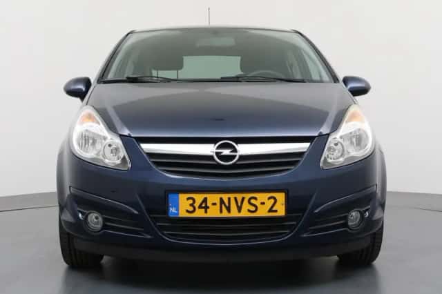 Opel Corsa (2010) thumbnail 5
