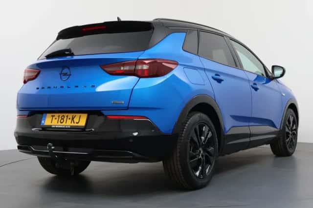Opel Grandland (2023) thumbnail 2