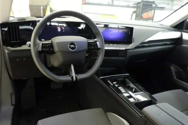 Opel Astra (2025) thumbnail 3
