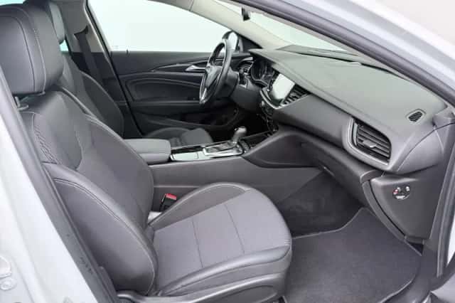 Opel Insignia Sports Tourer (2018) thumbnail 4