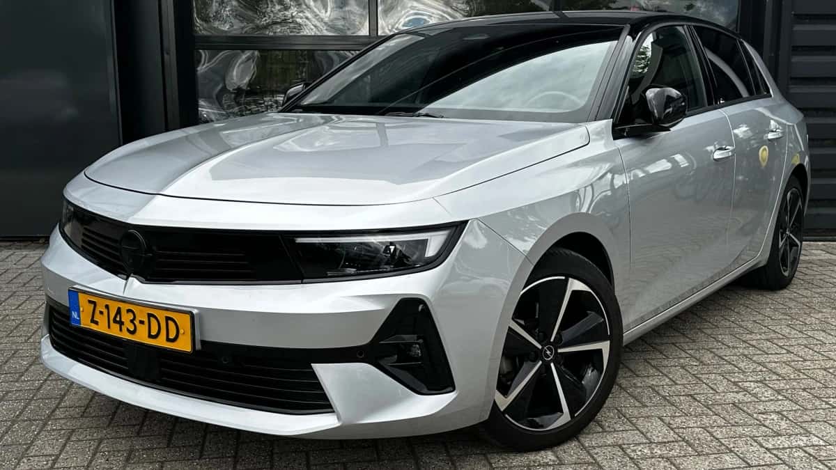 Opel Astra (2024) — foto 1