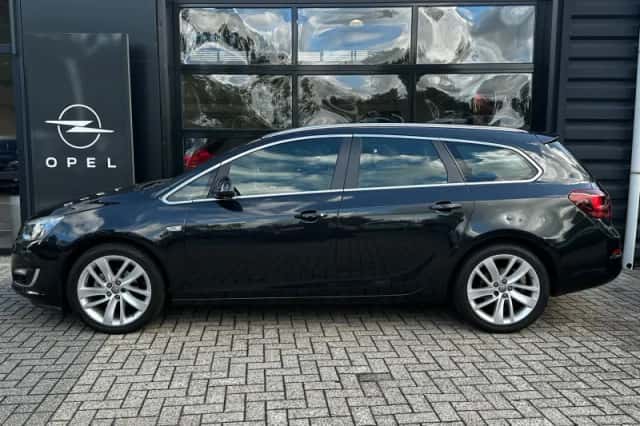 Opel Astra Sports Tourer (2015) thumbnail 3