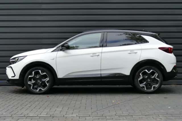 Opel Grandland (2024) thumbnail 2