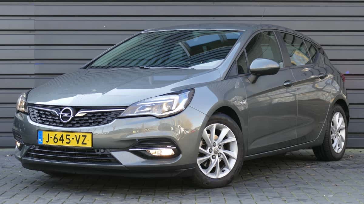 Opel Astra (2020) — foto 1