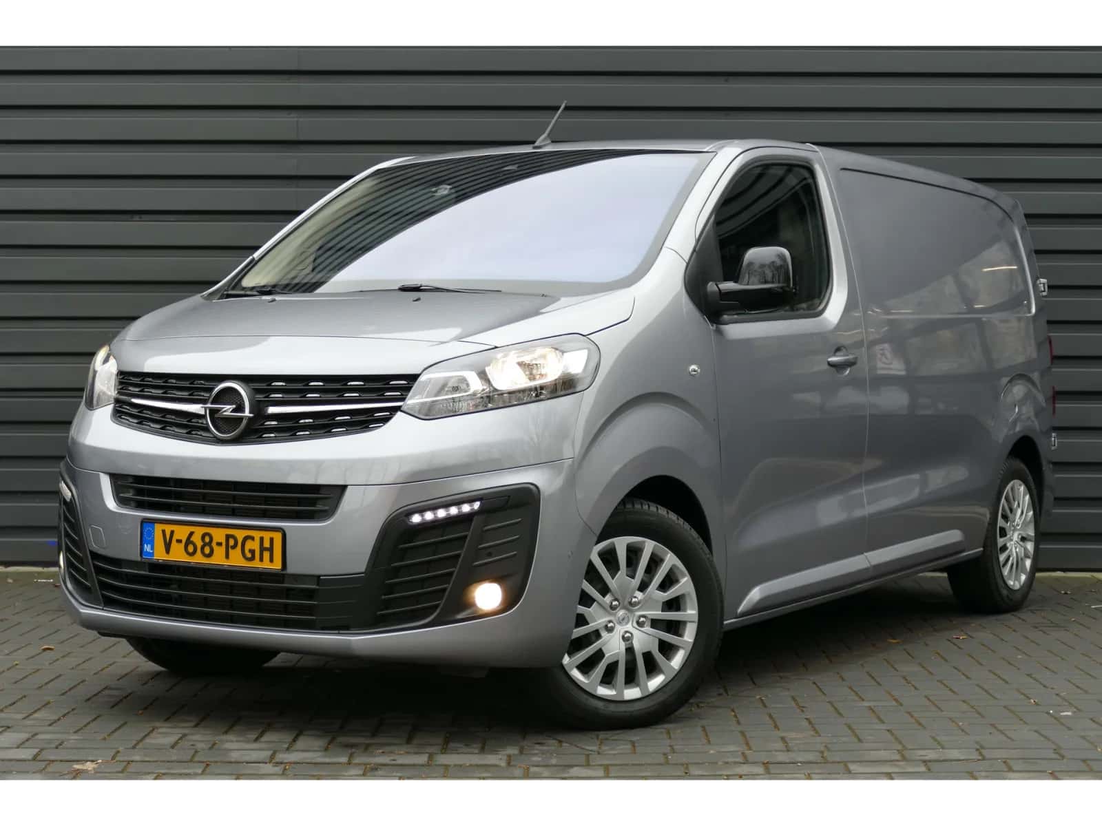 Opel Vivaro (2024) — foto 1
