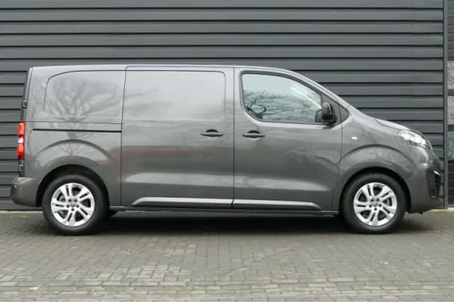Opel Vivaro (2024) thumbnail 2