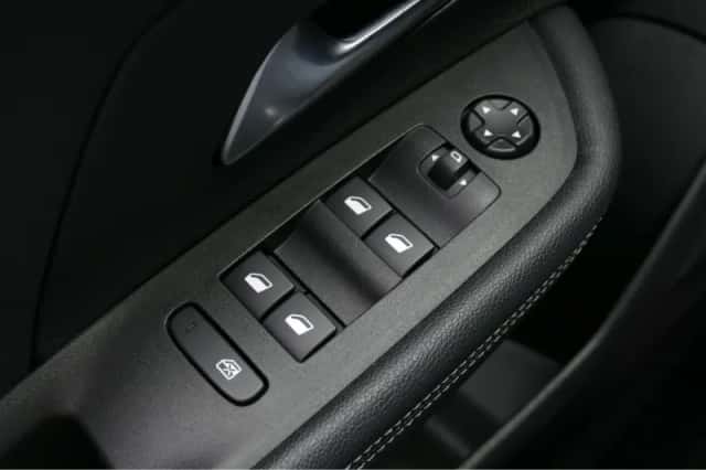 Opel Mokka (2022) thumbnail 16