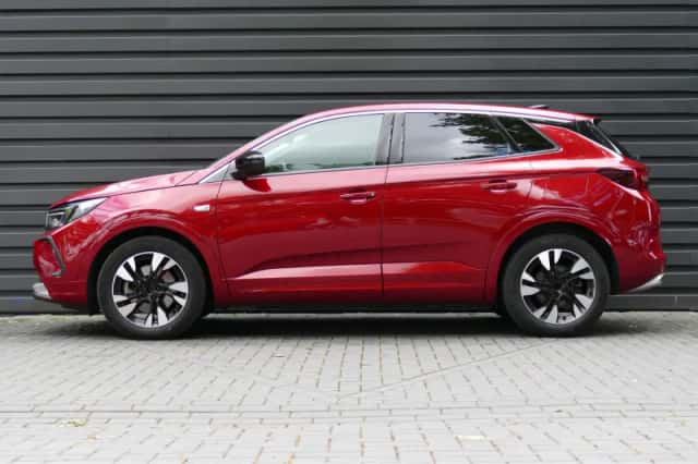 Opel Grandland (2022) thumbnail 2