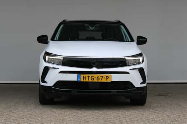 Opel Grandland (2023) thumbnail 3