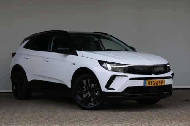 Opel Grandland (2023) thumbnail 4