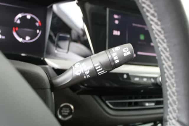Opel Grandland (2022) thumbnail 23