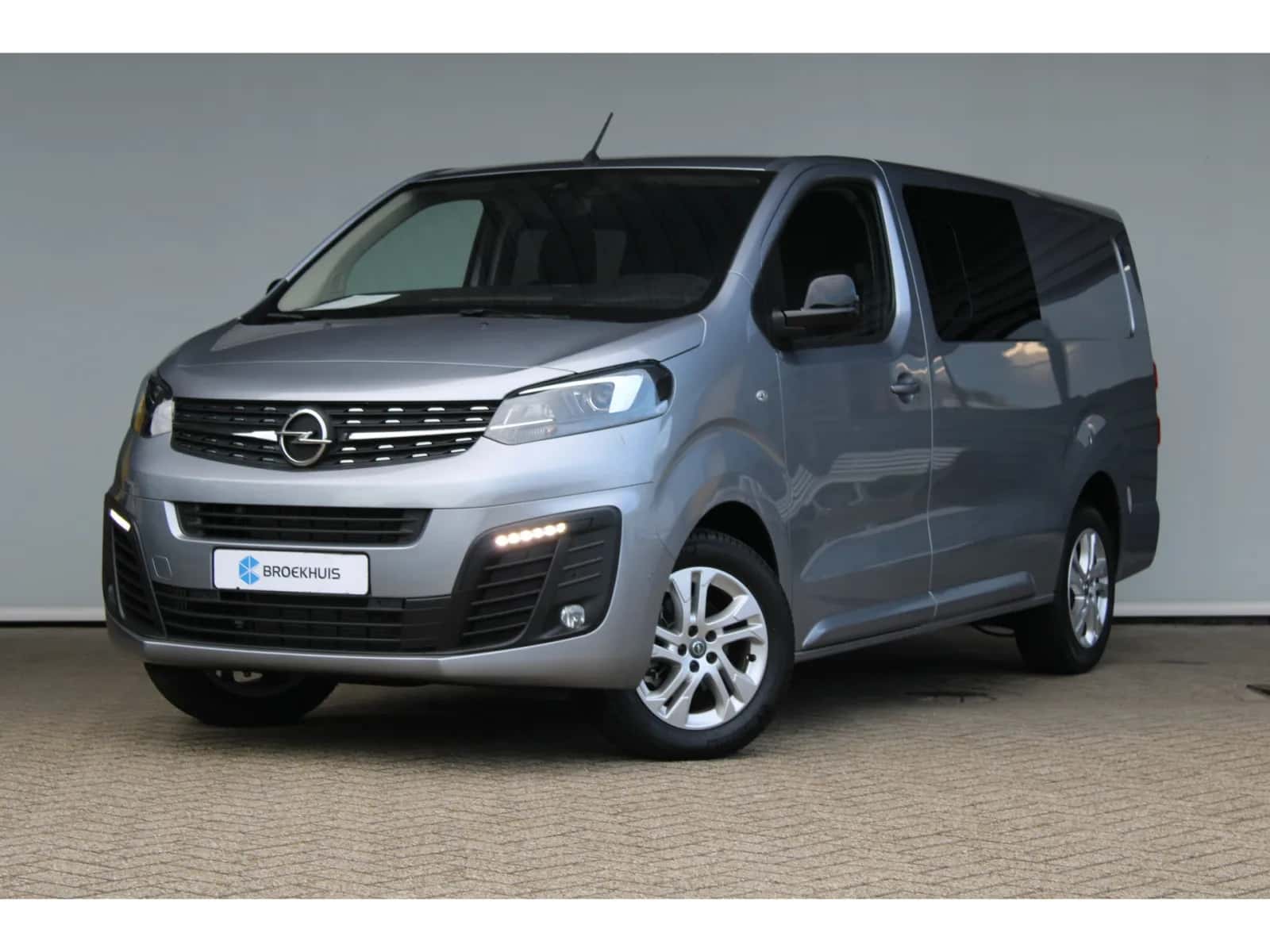 Opel Vivaro (2024) — foto 1