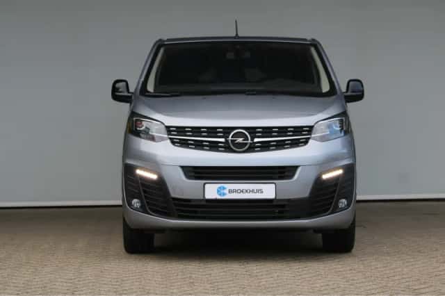 Opel Vivaro (2024) thumbnail 2