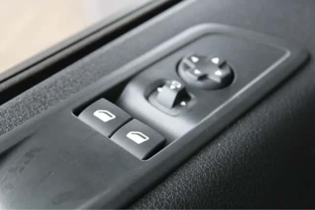 Opel Vivaro (2024) thumbnail 11