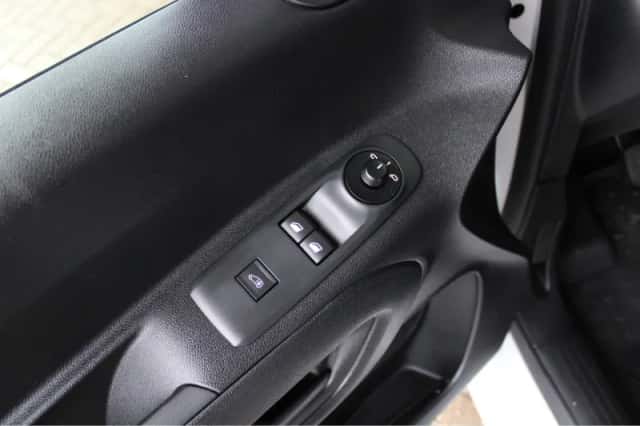 Opel Combo (2024) thumbnail 18
