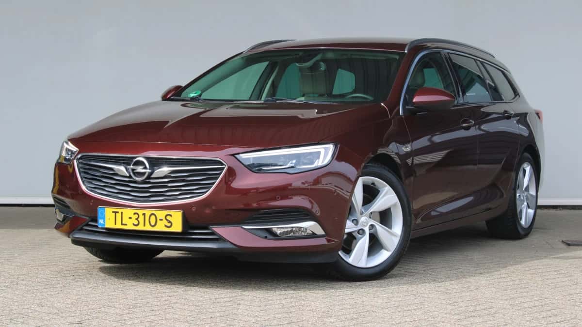 Opel Insignia Sports Tourer (2018) — foto 1