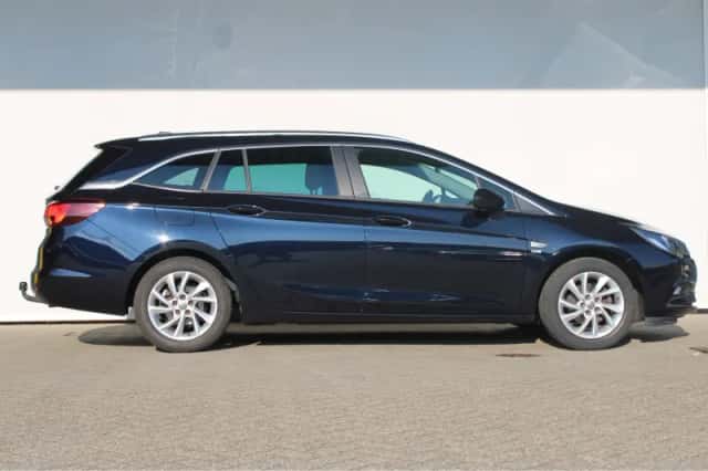 Opel Astra Sports Tourer (2019) thumbnail 4