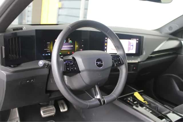 Opel Astra (2023) thumbnail 13