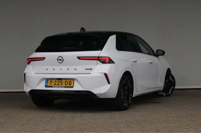 Opel Astra (2023) thumbnail 5