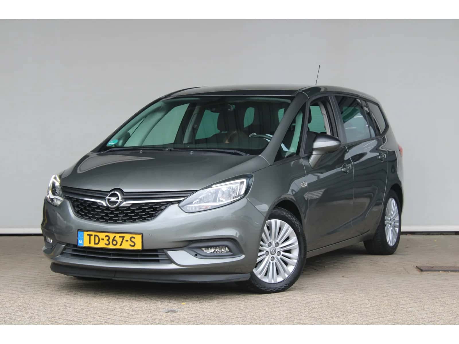 Opel Zafira (2018) — foto 1