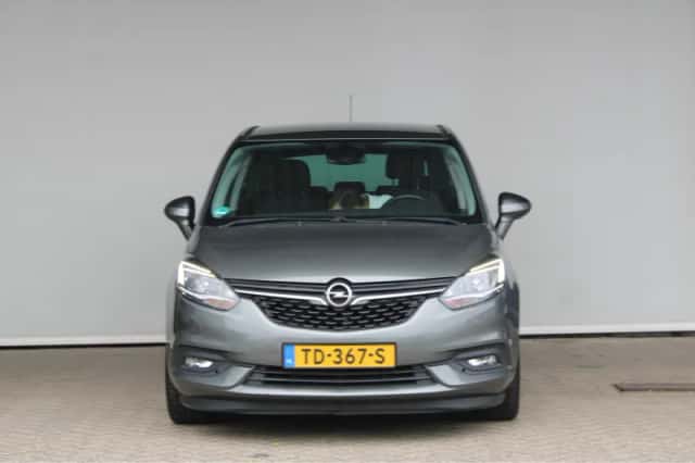 Opel Zafira (2018) thumbnail 2