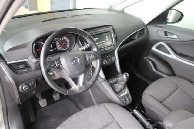 Opel Zafira (2018) thumbnail 15