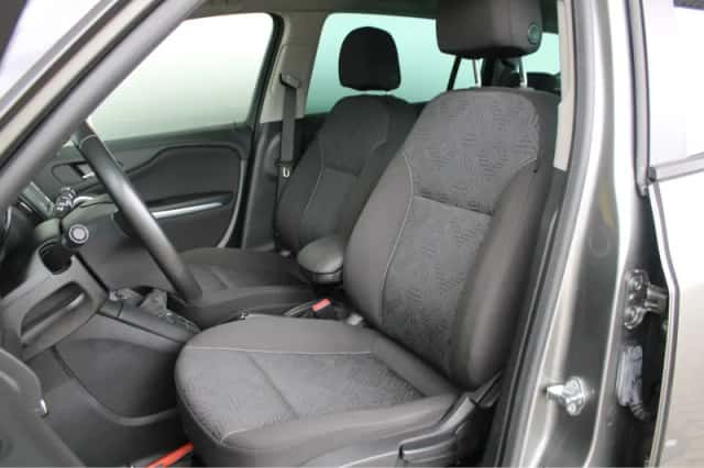 Opel Zafira (2018) thumbnail 17