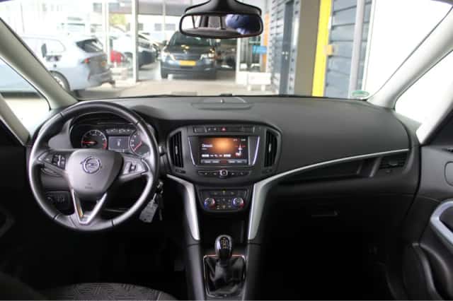 Opel Zafira (2018) thumbnail 20