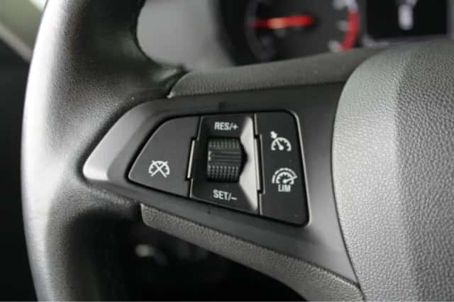 Opel Zafira (2018) thumbnail 25