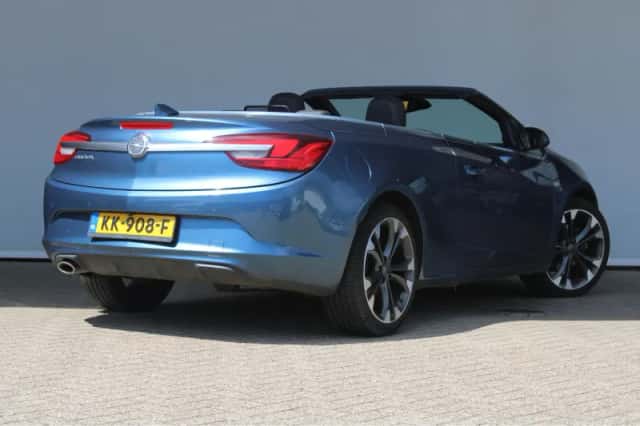 Opel Cascada (2016) thumbnail 3